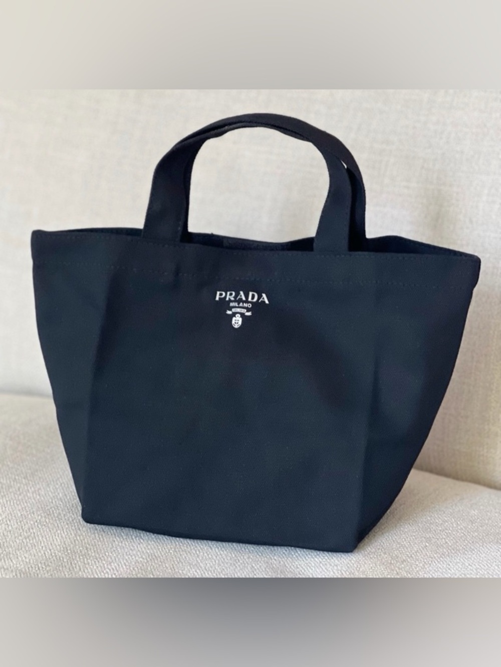 Prada Beauty Black Toilet
Pouch/Lunch Bag - Picture 7 of 10